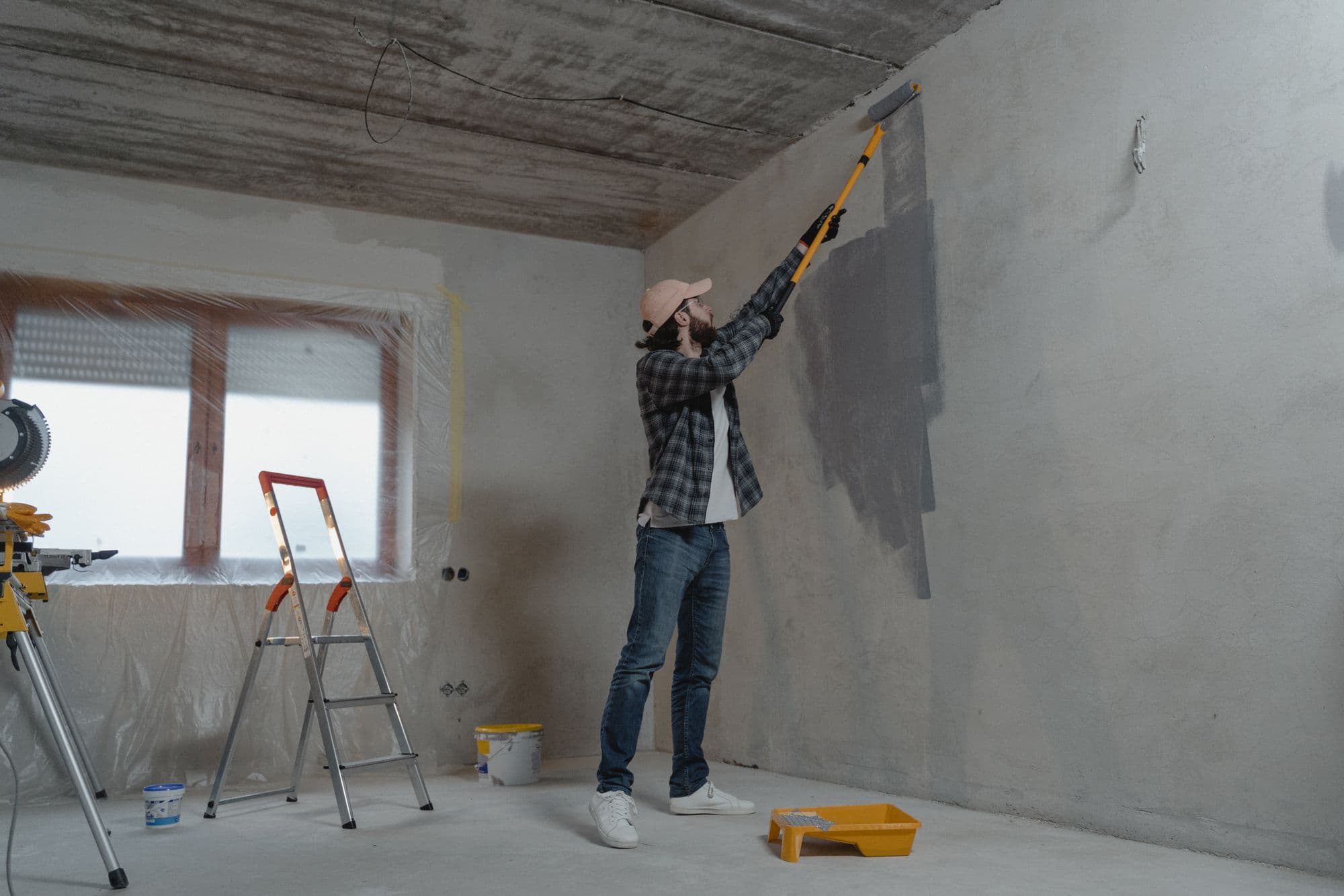 Finitura professionale di superfici in cantiere
